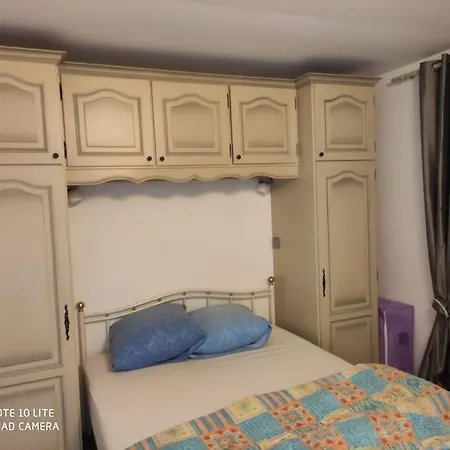 Maison Avec Deux Au Calme Holiday home *